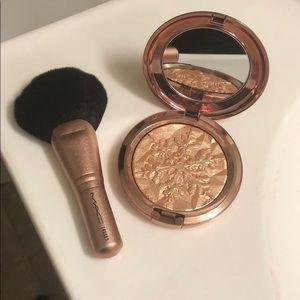 Mac brush and highlighter